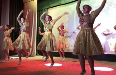 В свой профессиональный праздник работники культуры Куйбышевского района  провели благотворительный концерт