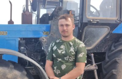 Почти 30 тонн зерна за смену привозит на поля Куйбышевского района Иван Станкевич