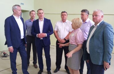 Губернатор проконтролировал ход капитальных ремонтов школ в Куйбышевском районе