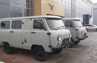 Девять УАЗов, тепловизионные прицелы и аппарат ИВЛ направила Новосибирская область в зону СВО