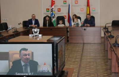 Желания детей из Куйбышева исполнил начальник общественной приемной губернатора