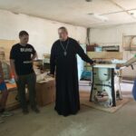 Подростки в Куйбышеве знакомятся с мастерской от Каинской епархии