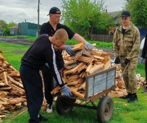 Студенты помогают пожилым куйбышевцам