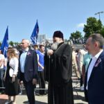 Губернатор Травников поздравил жителей Новосибирской области с Днём России