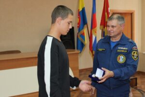 Школьник из Барабинского района отмечен за храбрость при ликвидации пожара