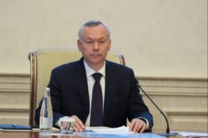 Андрей Травников поддержал идею перечислить часть заработка госслужащих на нужды СВО
