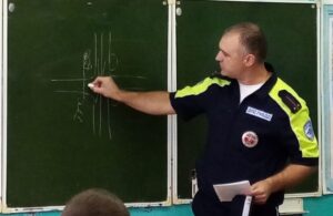 Сотрудники Госавтоинспекции беседовали с детьми в Куйбышеве и Северном