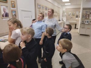 Выставка фотографий воинов всех времен открылась в Куйбышеве