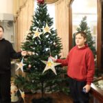 Ёлку Победы украшают в Куйбышеве