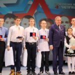 Детей-героев наградили медалью «За проявленное мужество» в Куйбышевском районе
