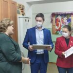 Подарки вручили депутаты Заксобрания отделению милосердия в Абрамово