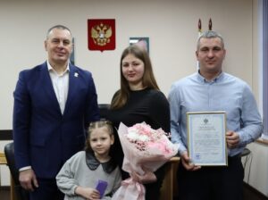 Молодая семья в Куйбышеве получила выплату на приобретение жилья