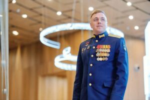 Кадетский кластер Новороссии: участник СВО из Новосибирской области представил проект в «Сенеже»