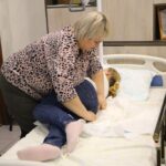 Более 50 школ родственного ухода действуют по нацпроекту в Новосибирской области