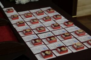 Нагрудные знаки «Почетный донор России» получили еще 24 жителя Новосибирской области