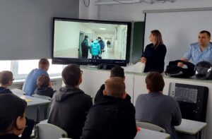 Диверсия и терроризм стали темой для разговора со школьниками в Чумаково