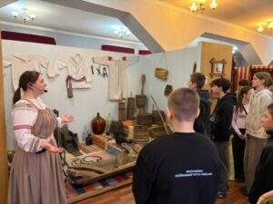 В дни школьных каникул юные туристы знакомятся с культурой Куйбышева