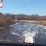 Уровень воды в реке Омь в Новосибирской области продолжает расти