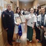 Полицейские в Куйбышеве поблагодарили студентку за честный поступок