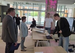 Робот-тяжеловоз: молодые инноваторы представили перспективные проекты в Новосибирске