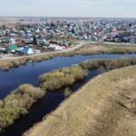 Дважды в сутки замеряют уровень воды в реке Омь в Куйбышеве
