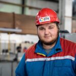 Энергетик из Куйбышева играет на аккордеоне и сочиняет песни