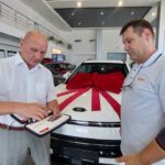 Новый автомобиль вручен ветерану СВО с тяжелой инвалидностью в Новосибирске
