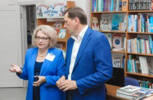 Школы, библиотеки, пешеходные тротуары: представители «Единой России» контролируют работы на соцобъектах
