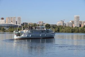 Почти 50 отдаленных сел и деревень посетит корабль-церковь в Новосибирской области