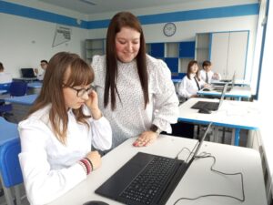 Кадровый дефицит в системе образовании Новосибирской области решается двумя программами