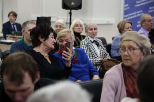 В Новосибирской области презентовали инновационный чат-бот «Активное долголетие»