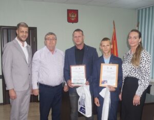 Депутаты поздравили обладателя Кубка мира по рукопашному бою из Куйбышева